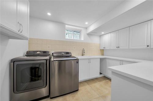 94 Seabreeze Crescent, Hamilton, ON - Indoor Photo Showing Laundry Room