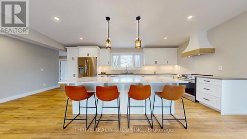 1559 Elmtree Drive, North Middlesex (Parkhill), ON - Indoor Photo Showing Kitchen With Upgraded Kitchen