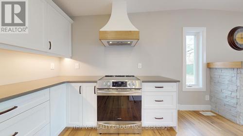 1559 Elmtree Drive, North Middlesex (Parkhill), ON - Indoor Photo Showing Kitchen