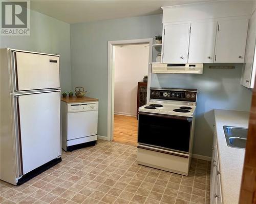 31 Vine Avenue, Moncton, NB - Indoor Photo Showing Kitchen With Double Sink