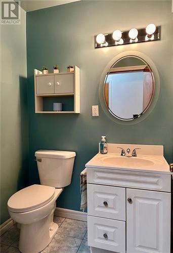 31 Vine Avenue, Moncton, NB - Indoor Photo Showing Bathroom