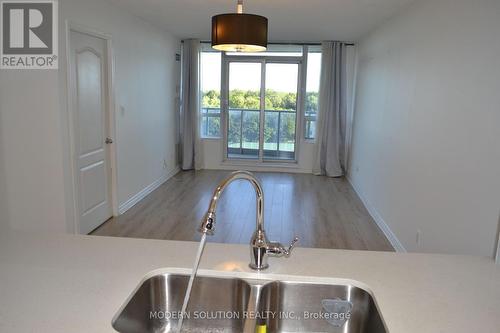 610 - 1 Rean Drive, Toronto (Bayview Village), ON - Indoor Photo Showing Kitchen With Double Sink