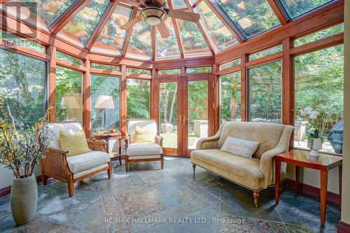 31 Ringwood Crescent, Toronto, ON - Indoor Photo Showing Living Room