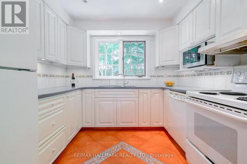 31 Ringwood Crescent, Toronto (Henry Farm), ON - Indoor Photo Showing Kitchen