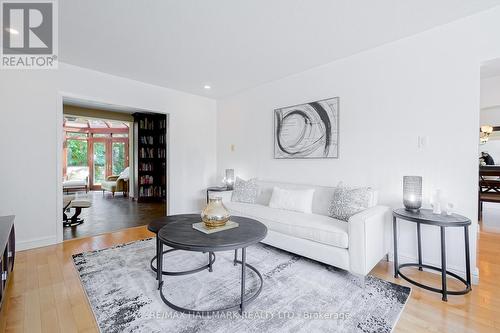 31 Ringwood Crescent, Toronto (Henry Farm), ON - Indoor Photo Showing Living Room