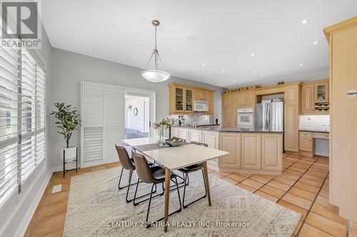 4 Maplehyrn Avenue, East Gwillimbury, ON - Indoor