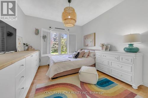 4 Maplehyrn Avenue, East Gwillimbury, ON - Indoor Photo Showing Bedroom