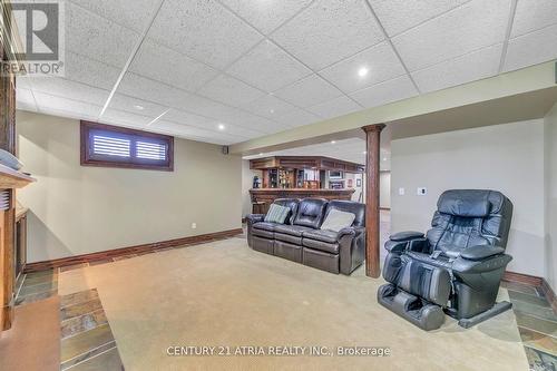 4 Maplehyrn Avenue, East Gwillimbury, ON - Indoor Photo Showing Basement