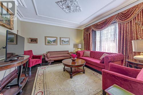 1680 Hwy 26, Springwater, ON - Indoor Photo Showing Living Room