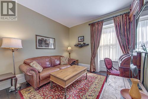 1680 Hwy 26, Springwater, ON - Indoor Photo Showing Living Room