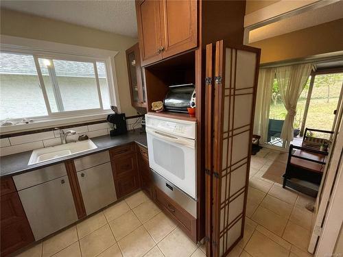 19-21 Cilaire Dr, Nanaimo, BC - Indoor Photo Showing Kitchen