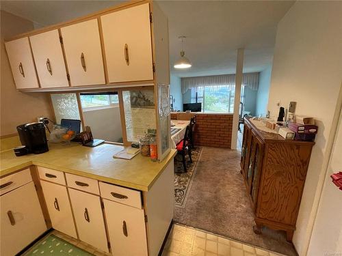 19-21 Cilaire Dr, Nanaimo, BC - Indoor Photo Showing Kitchen