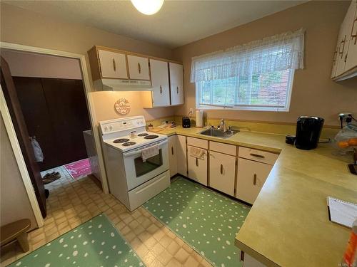 19-21 Cilaire Dr, Nanaimo, BC - Indoor Photo Showing Kitchen