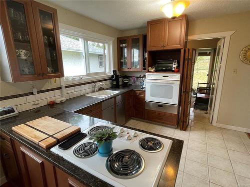 19-21 Cilaire Dr, Nanaimo, BC - Indoor Photo Showing Kitchen