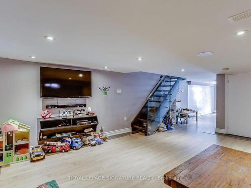 235 Bain Ave, Toronto, ON - Indoor Photo Showing Other Room