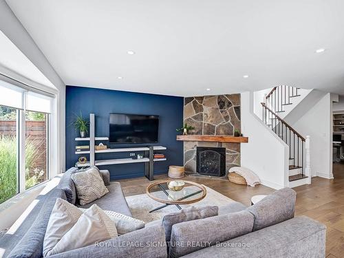 83 Aloe Ave, Richmond Hill, ON - Indoor Photo Showing Living Room With Fireplace