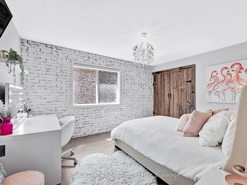 83 Aloe Ave, Richmond Hill, ON - Indoor Photo Showing Bedroom