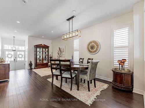 326 Chouinard Way, Aurora, ON - Indoor Photo Showing Dining Room