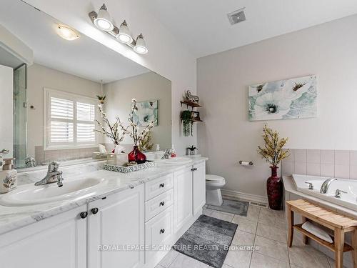 326 Chouinard Way, Aurora, ON - Indoor Photo Showing Bathroom