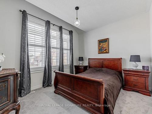 326 Chouinard Way, Aurora, ON - Indoor Photo Showing Bedroom