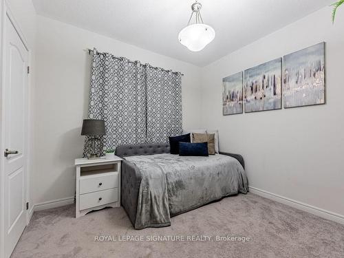 326 Chouinard Way, Aurora, ON - Indoor Photo Showing Bedroom