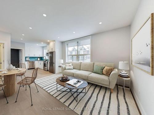 Upper-151 Campbell Ave, Toronto, ON - Indoor Photo Showing Living Room