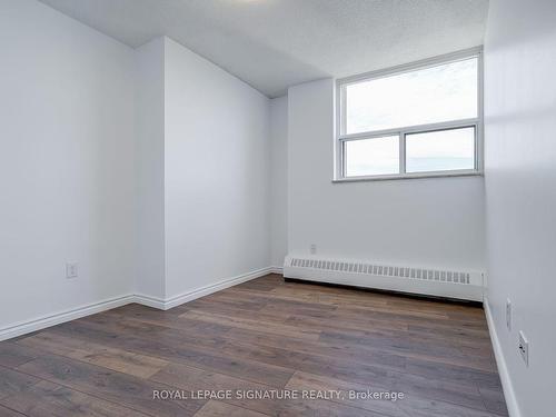 2605-380 Dixon Rd, Toronto, ON - Indoor Photo Showing Other Room