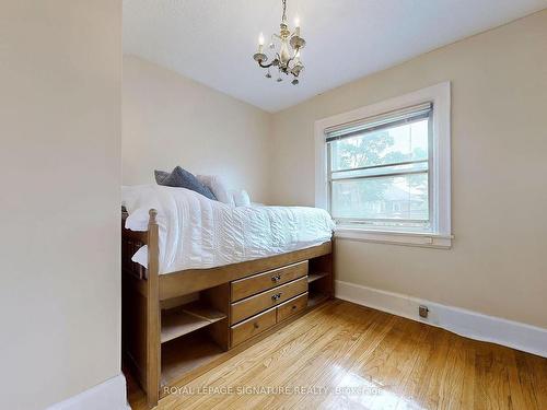 113 Humbercrest Blvd, Toronto, ON - Indoor Photo Showing Bedroom