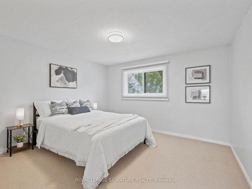 3193 Osbourne Rd, Mississauga, ON - Indoor Photo Showing Bedroom