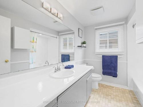 3193 Osbourne Rd, Mississauga, ON - Indoor Photo Showing Bathroom