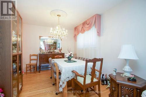 19 Sunicrest Boulevard, Clarington (Bowmanville), ON - Indoor Photo Showing Dining Room