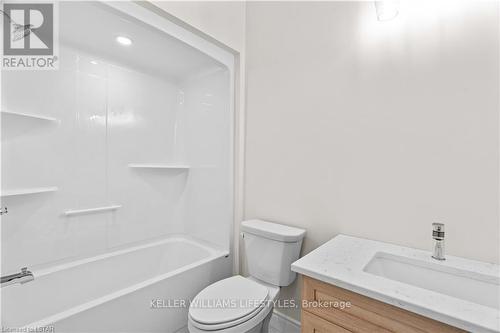 110 Leneve Street, Lambton Shores (Forest), ON - Indoor Photo Showing Bathroom