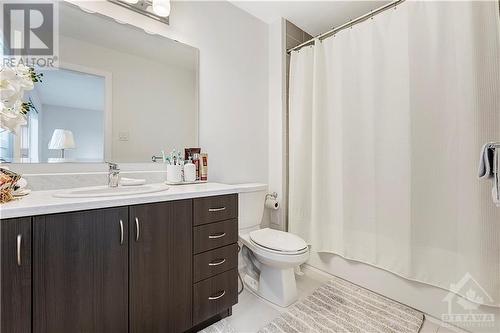 43 Finglas Court, Ottawa, ON - Indoor Photo Showing Bathroom