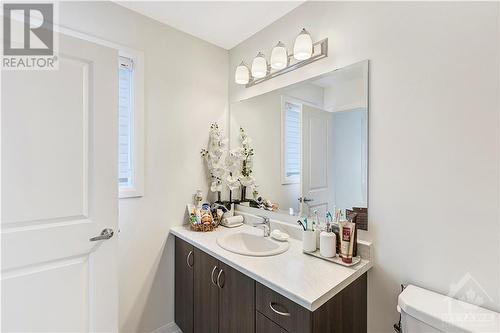 43 Finglas Court, Ottawa, ON - Indoor Photo Showing Bathroom