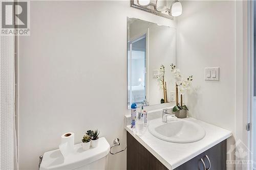 43 Finglas Court, Ottawa, ON - Indoor Photo Showing Bathroom