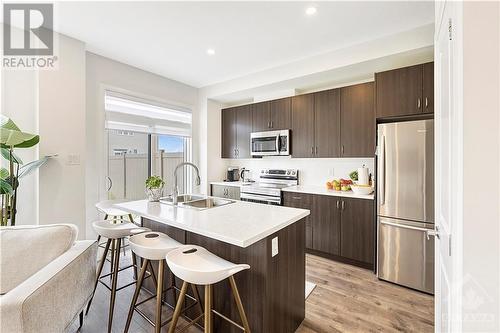 43 Finglas Court, Ottawa, ON - Indoor Photo Showing Kitchen With Double Sink With Upgraded Kitchen