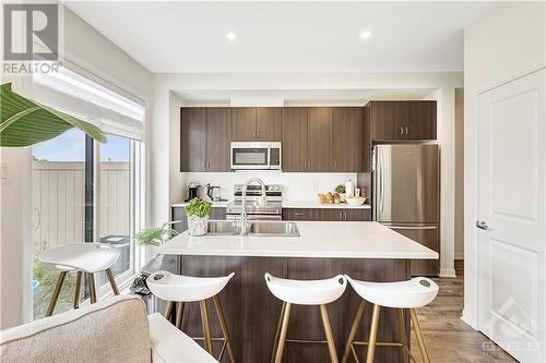 43 Finglas Court, Ottawa, ON - Indoor Photo Showing Kitchen With Double Sink With Upgraded Kitchen