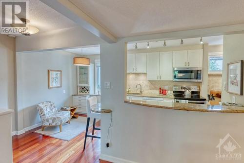 655 Richmond Road Unit#34, Ottawa, ON - Indoor Photo Showing Kitchen