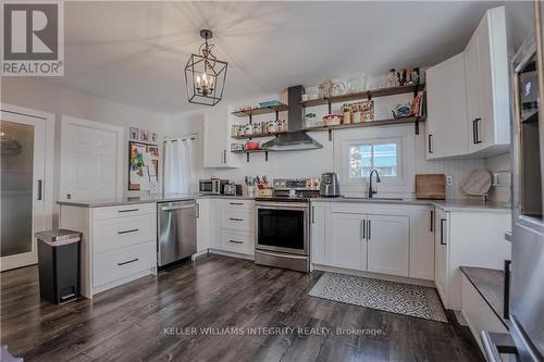 22 Bishop Street N, North Glengarry, ON - Indoor Photo Showing Kitchen