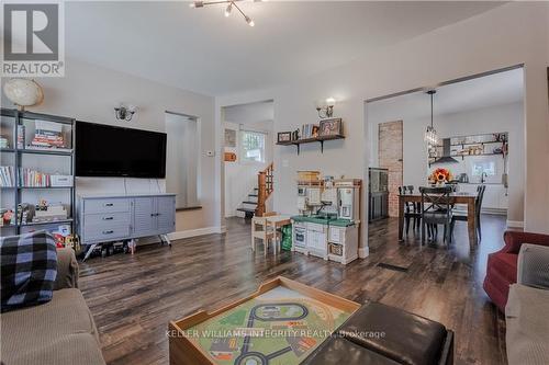 22 Bishop Street N, North Glengarry, ON - Indoor Photo Showing Living Room