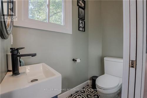 22 Bishop Street N, North Glengarry, ON - Indoor Photo Showing Bathroom