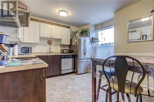 8 Philip Place, Kincardine, ON - Indoor Photo Showing Kitchen