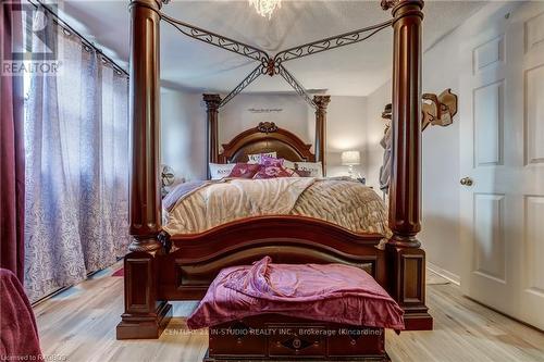 8 Philip Place, Kincardine, ON - Indoor Photo Showing Bedroom