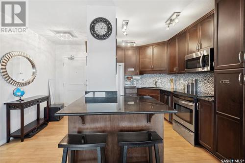 801 902 Spadina Crescent E, Saskatoon, SK - Indoor Photo Showing Kitchen With Upgraded Kitchen