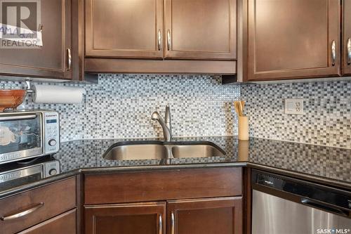 801 902 Spadina Crescent E, Saskatoon, SK - Indoor Photo Showing Kitchen With Double Sink