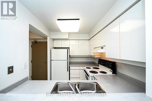 Ph113 - 942 Yonge Street, Toronto (Annex), ON - Indoor Photo Showing Kitchen With Double Sink