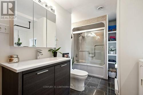 32 Hollen Street, Quinte West, ON - Indoor Photo Showing Bathroom