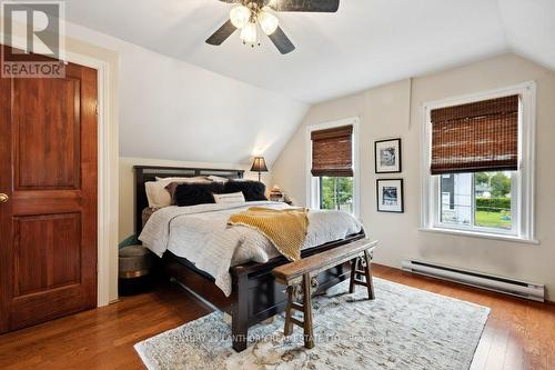 32 Hollen Street, Quinte West, ON - Indoor Photo Showing Bedroom