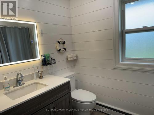 163 Clapperton Street, Barrie (City Centre), ON - Indoor Photo Showing Bathroom