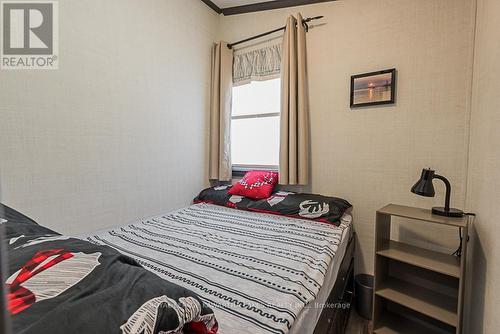 Cv003 - 657 Thunder Bridge Road, Kawartha Lakes, ON - Indoor Photo Showing Bedroom